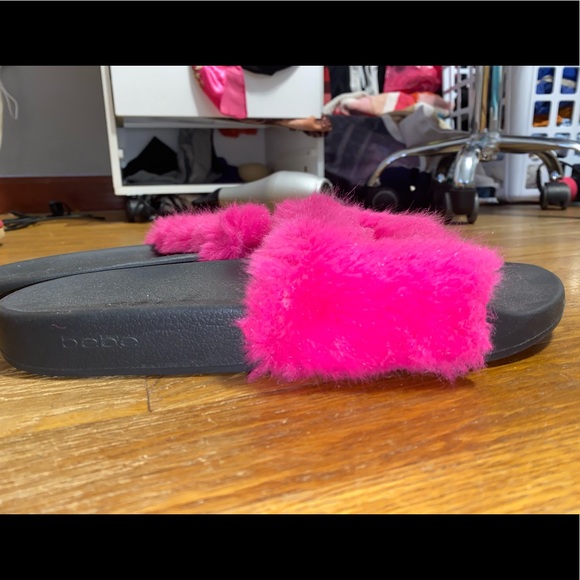 Bebe Fuzzy Hot Pink Slides - Picture 3 of 4